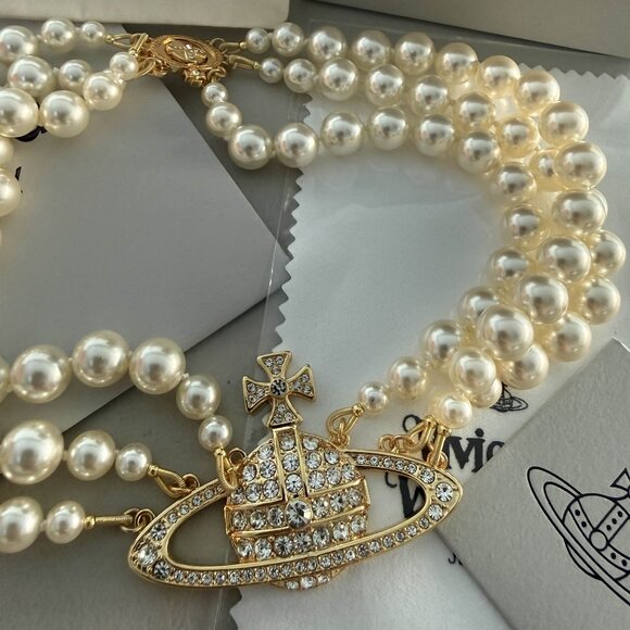 Brand New Vivienne Westwood Three Row Pearl Bas Relief Choker Pearl Necklace - Picture 4 of 4
